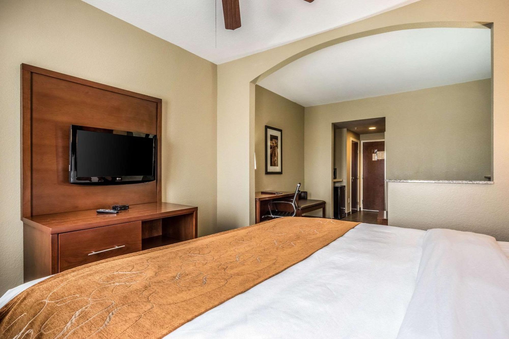 Comfort Suites Near Texas State University San Marcos Exterior foto