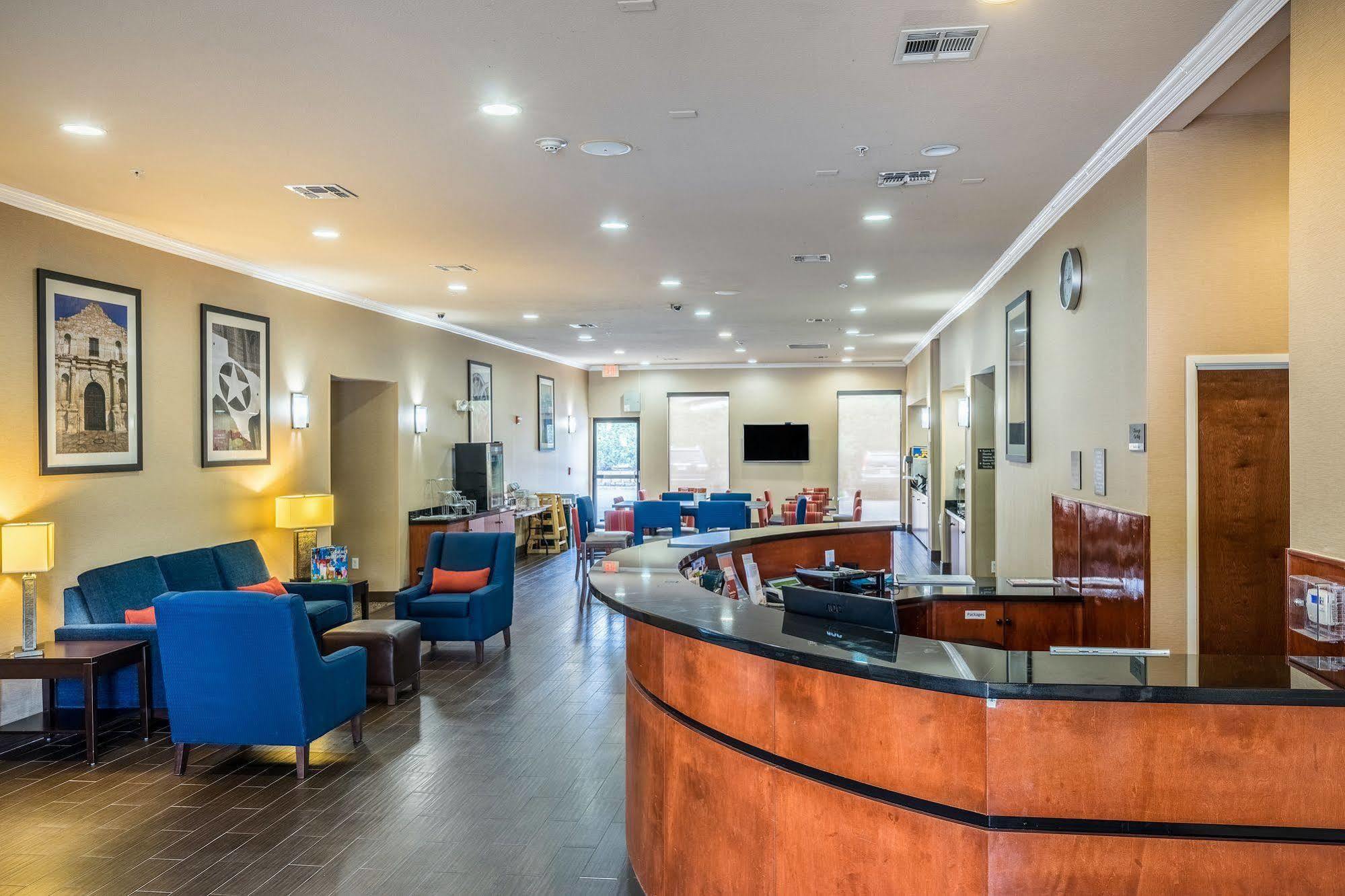 Comfort Suites Near Texas State University San Marcos Exterior foto
